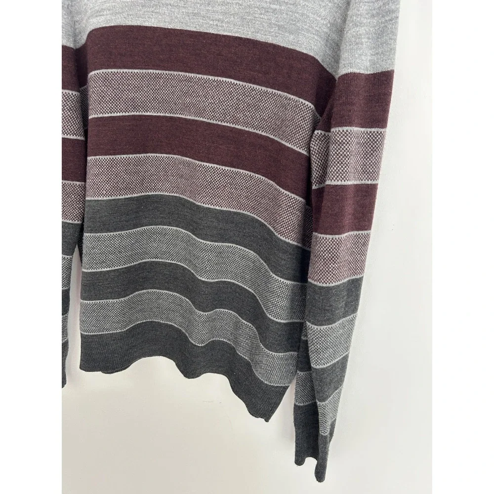 Dockers crewneck sweater